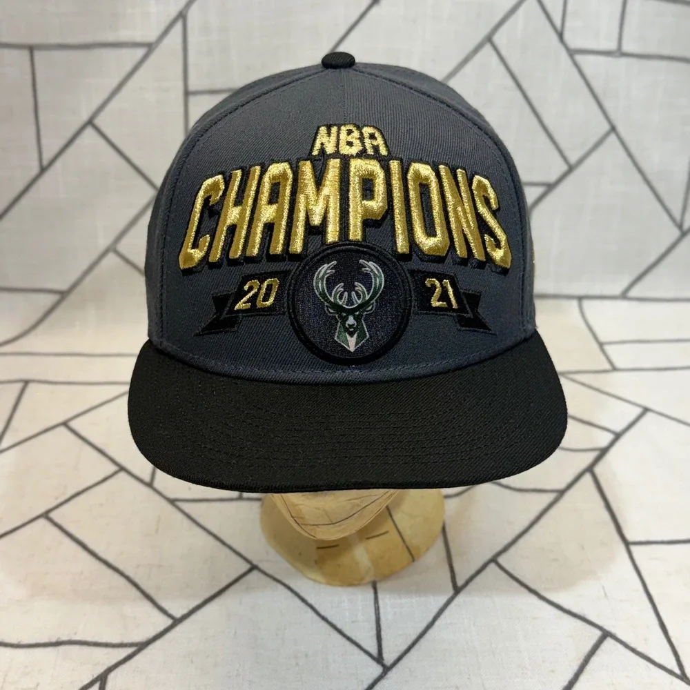 New Era Milwaukee Bucks Hat OSFM Grey 2021 NBA Champions 9FIFTY Snapback Cap